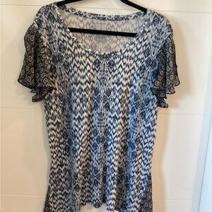 Women’s Lightweight Blue and White Patterned Shirt size Laege